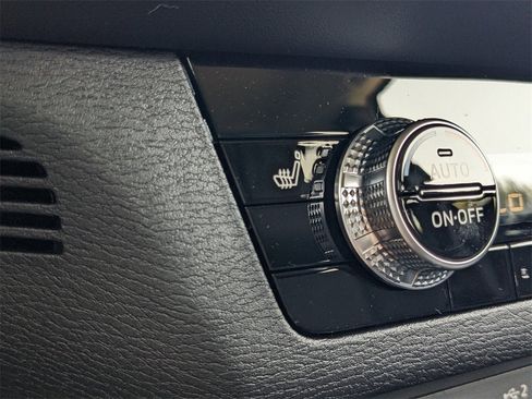 New 2025 Mitsubishi Outlander SE image 24