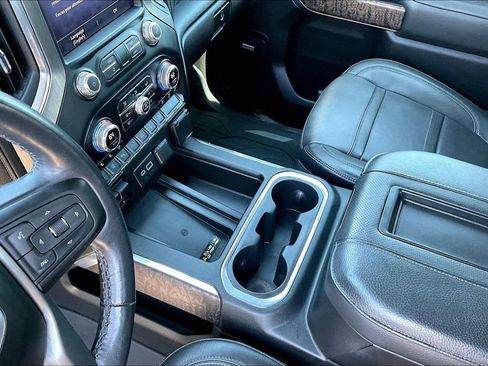 Used 2022 GMC Sierra 3500 Denali image 15