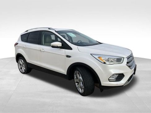 Used 2019 Ford Escape Titanium image 9