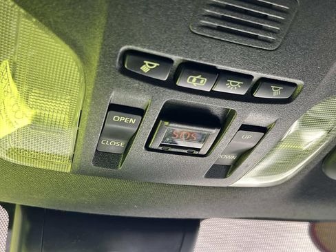 Used 2020 Toyota Corolla SE w/ SE Premium Package FWD image 24