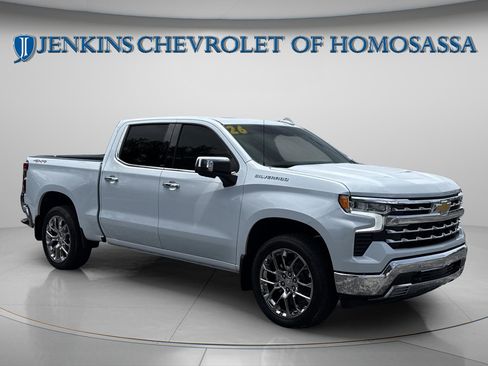 New 2026 Chevrolet Silverado 1500 LTZ w/ LTZ Premium Package AWD/4WD image 1