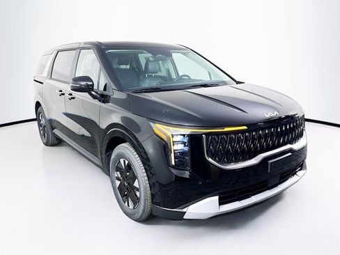 New 2026 Kia Carnival LXS FWD image 3