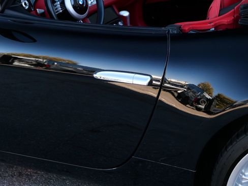 Used 2001 BMW Z8 RWD image 31