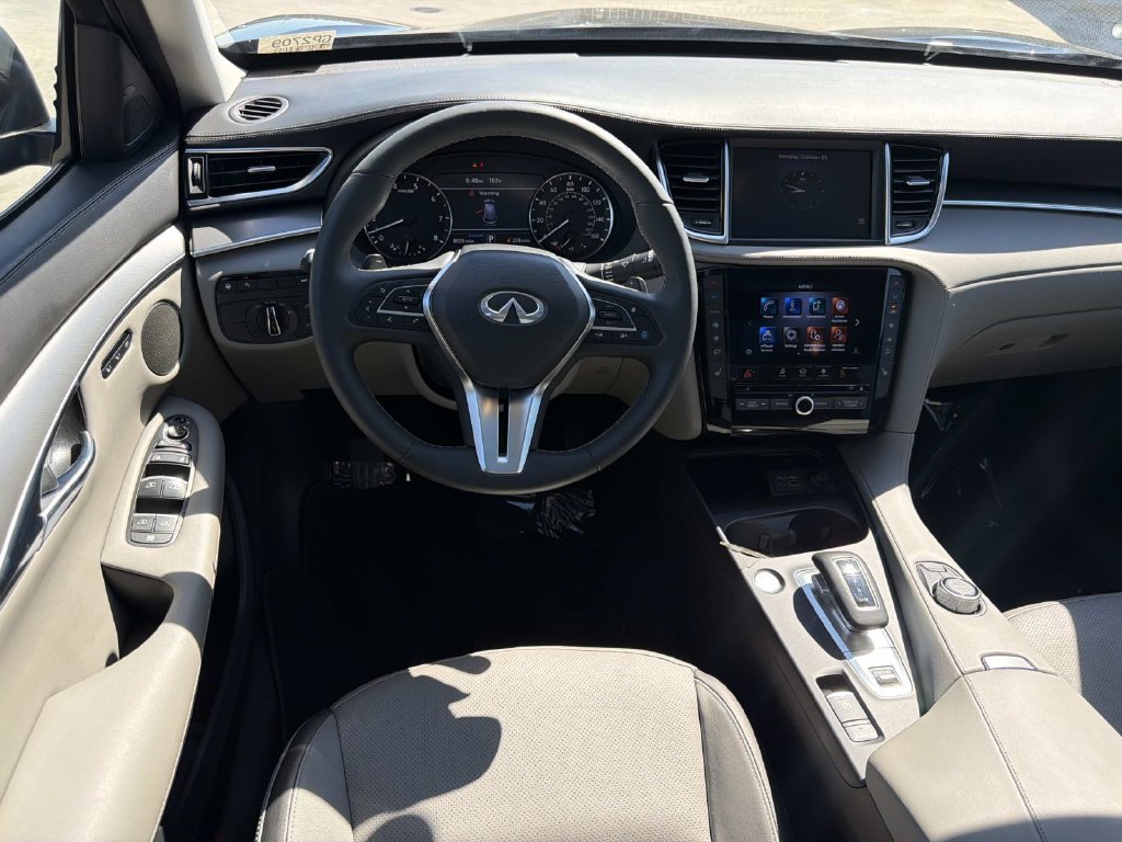 Certified 2023 INFINITI QX50 Luxe FWD image 9