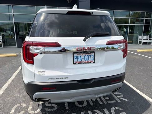 Used 2023 GMC Acadia SLT FWD image 4