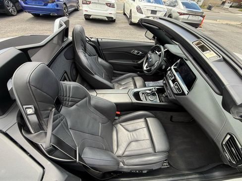 Used 2019 BMW Z4 sDrive30i w/ Convenience Package RWD image 23