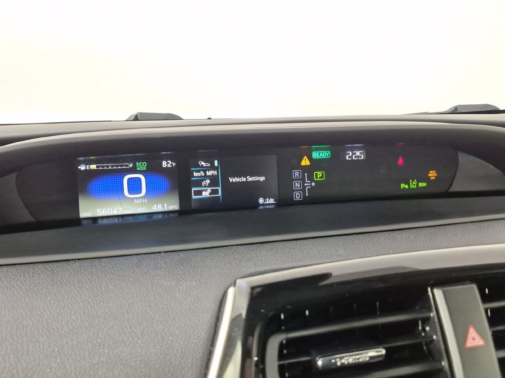 Used 2021 Toyota Prius LE FWD image 20
