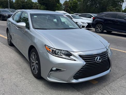 Used 2016 Lexus ES 300h FWD image 1