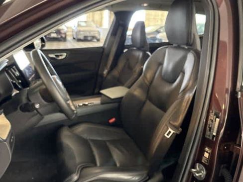 Used 2026 Volvo XC60 T8 Ultra w/ Climate Package AWD/4WD image 3