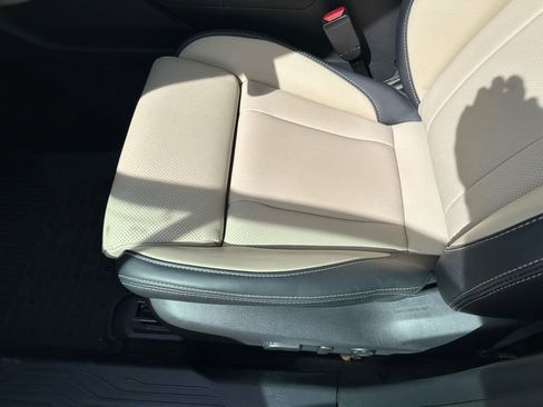 Used 2025 Subaru Outback Premium image 16