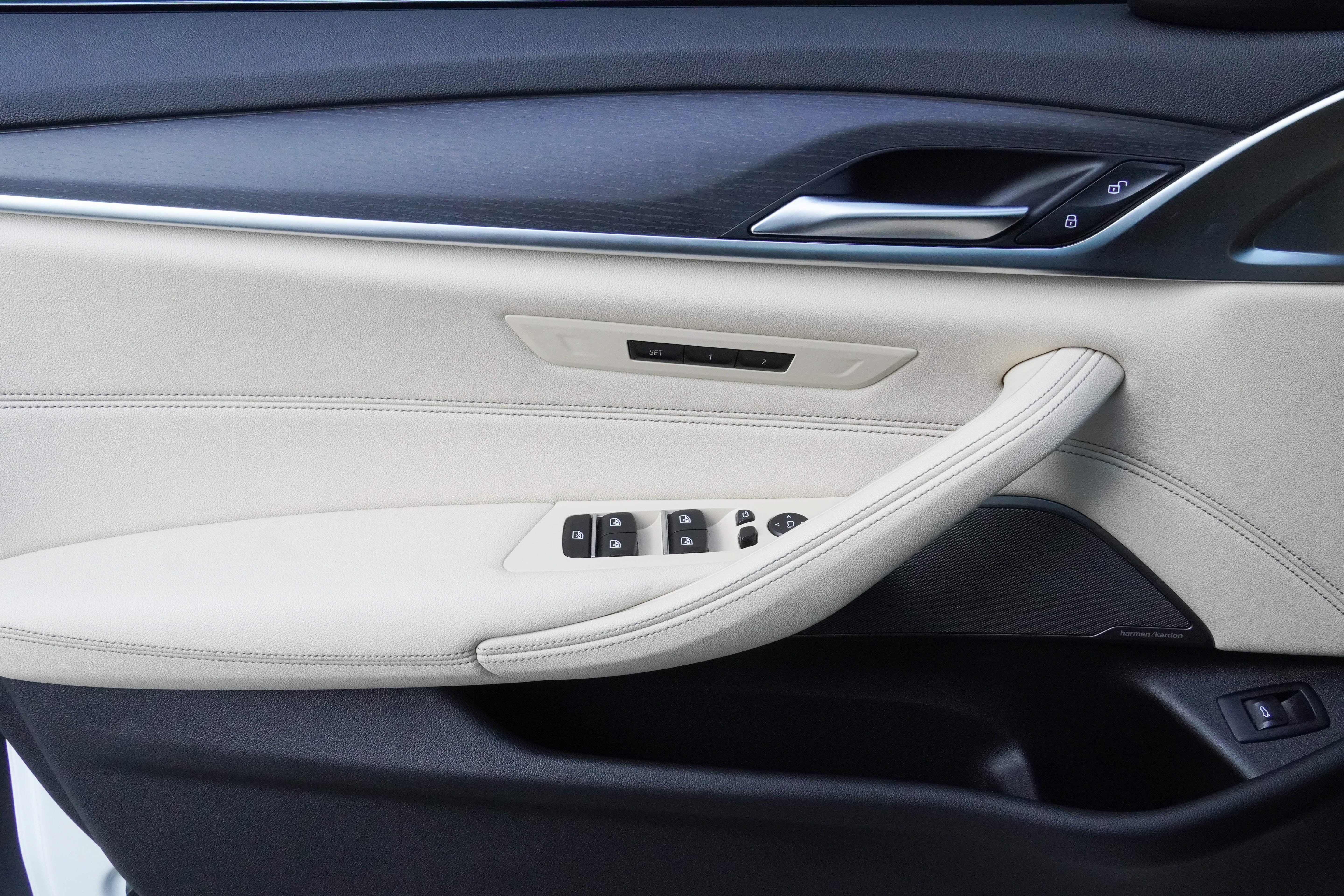 Used 2023 BMW 530i w/ Premium Package RWD image 30