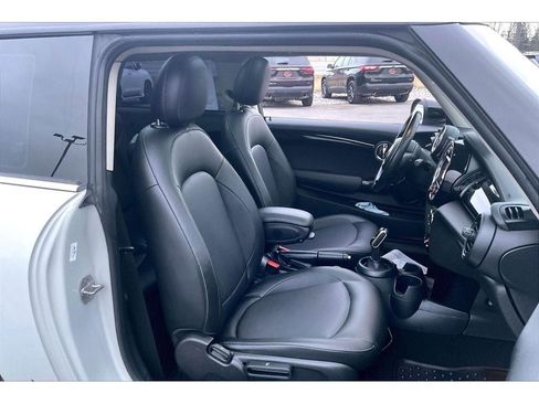 Used 2020 MINI Cooper 2-Door Hardtop image 8