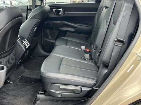 Used 2021 Kia Sorento S w/ Panoramic Sunroof Package image 16