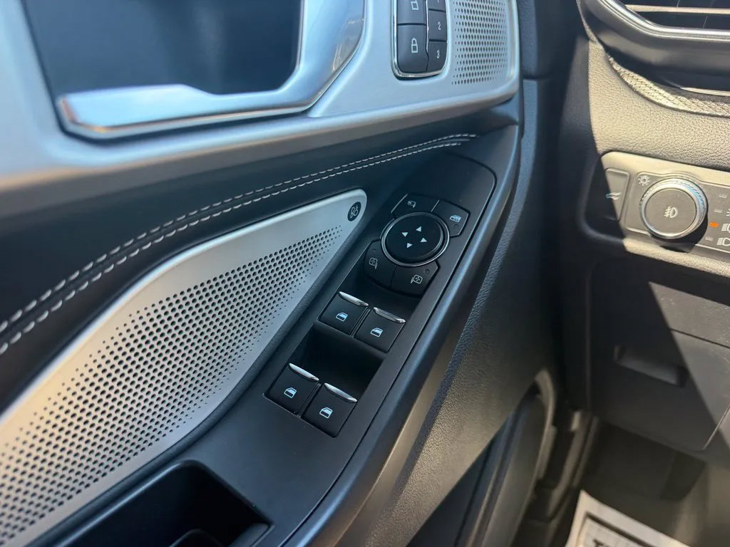 Used 2020 Ford Explorer ST w/ Premium Technology Package AWD/4WD image 13