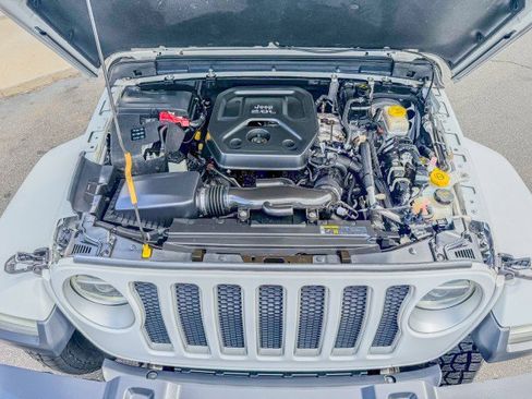 Used 2019 Jeep Wrangler Unlimited Sahara image 19