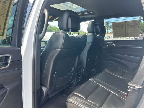 Used 2018 Jeep Grand Cherokee Limited w/ Mopar Chrome Edition Group image 32