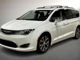 Used 2020 Chrysler Pacifica Limited w/ Tire & Wheel Group image 3