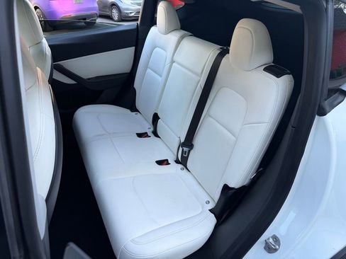 Used 2021 Tesla Model Y Long Range image 31