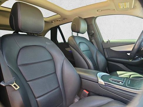Certified 2022 Mercedes-Benz GLC 300 image 17
