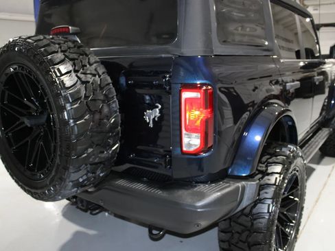 Used 2021 Ford Bronco Black Diamond w/ Sasquatch Package AWD/4WD image 3