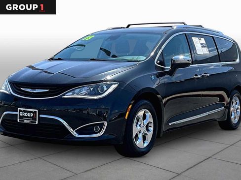 Used 2018 Chrysler Pacifica Limited w/ Advanced Safetytec Group FWD image 1
