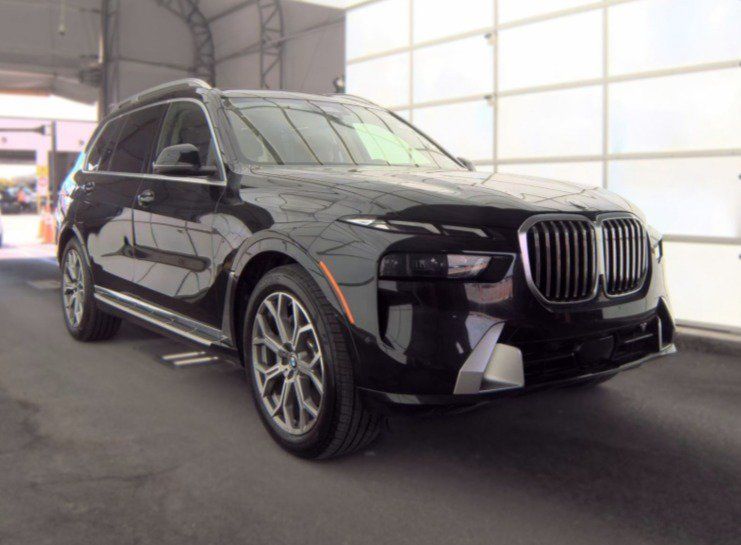 Used 2024 BMW X7 xDrive40i AWD/4WD image 6