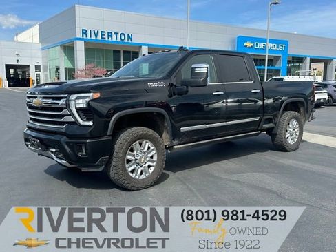 Used 2024 Chevrolet Silverado 3500 High Country w/ Technology Package AWD/4WD image 1
