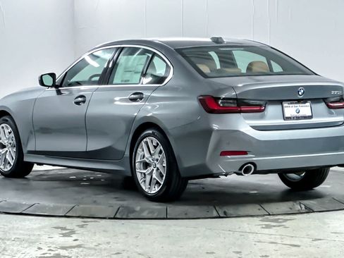 Used 2026 BMW 330i Sedan w/ Convenience Package RWD image 6
