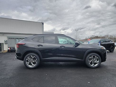 New 2026 Chevrolet Trax LT w/ Driver Confidence Package image 6