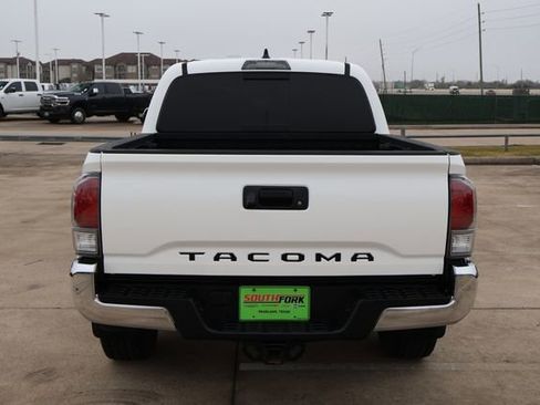 Used 2022 Toyota Tacoma TRD Off-Road image 7