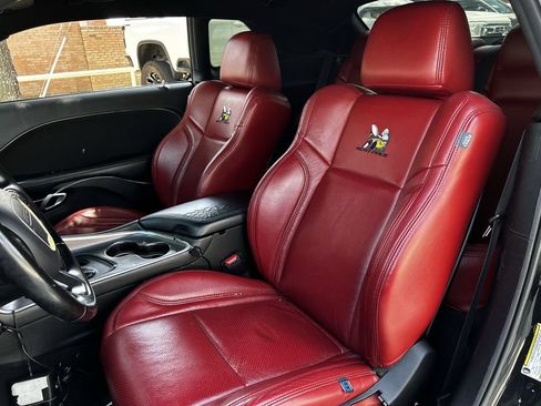 Used 2020 Dodge Challenger SXT RWD image 24