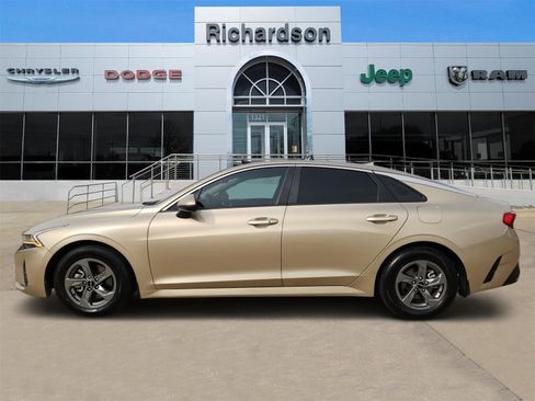 Used 2022 Kia K5 LXS image 3