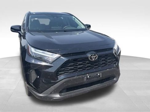 Used 2024 Toyota RAV4 XLE AWD/4WD image 7