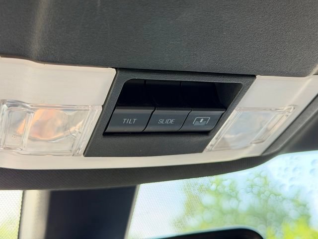 Used 2018 Ford Explorer Sport w/ Equipment Group 401A AWD/4WD image 18
