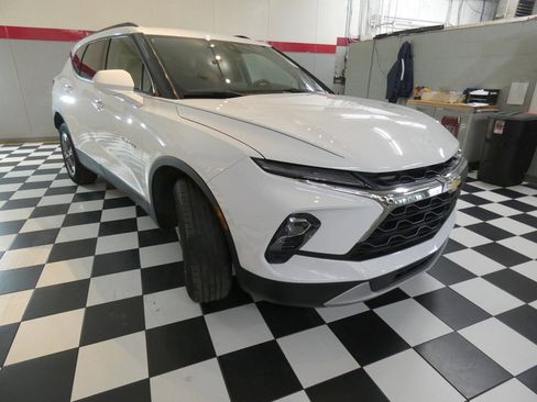 Used 2024 Chevrolet Blazer LT w/ Convenience Package FWD image 3