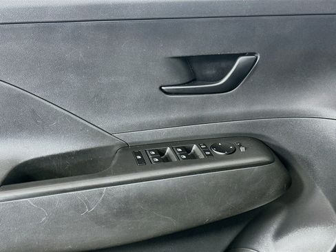 Used 2025 Hyundai Kona SEL FWD image 15