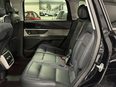 Used 2025 Lincoln Nautilus Premier w/ Equipment Group 102A image 27