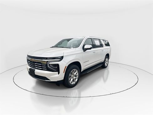 New 2025 Chevrolet Suburban Premier image 4
