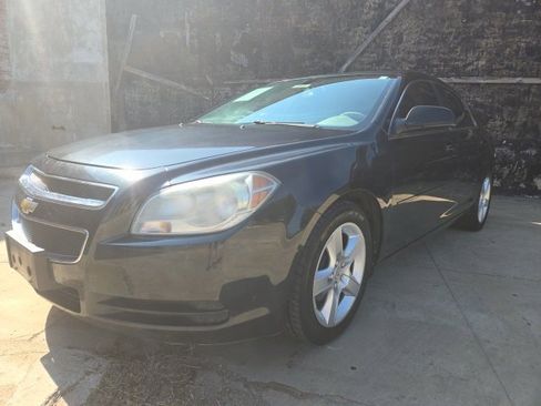 Used 2010 Chevrolet Malibu LS image 1