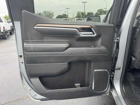 Used 2025 Chevrolet Silverado 1500 LT RWD image 25