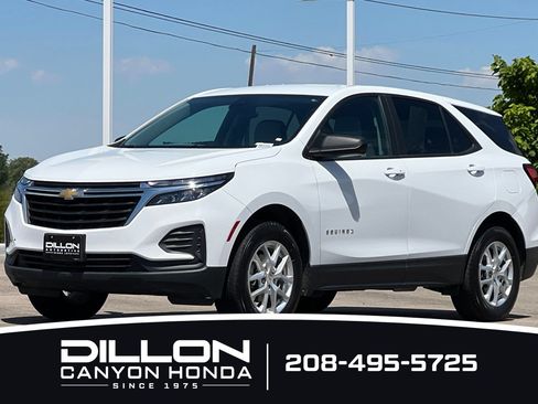 Used 2022 Chevrolet Equinox LS w/ LS Convenience Package AWD/4WD image 8
