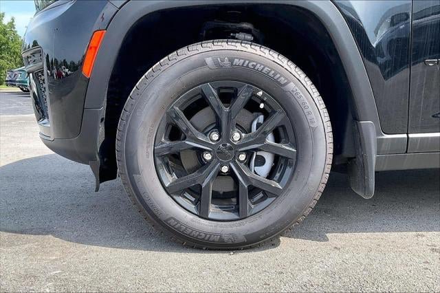 New 2026 Jeep Grand Cherokee Altitude AWD/4WD image 25