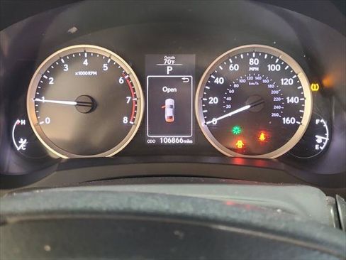 Used 2016 Lexus IS 200t RWD image 9