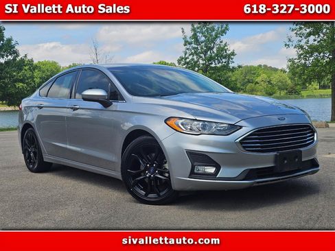 Used 2020 Ford Fusion SE w/ Equipment Group 151A FWD image 1