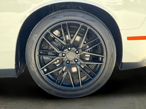 Used 2018 Dodge Challenger SXT image 15