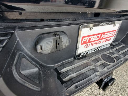 Used 2019 Toyota Tundra Limited w/ Limited Premium Package RWD image 8