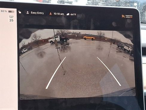 Used 2022 Tesla Model Y Performance image 17