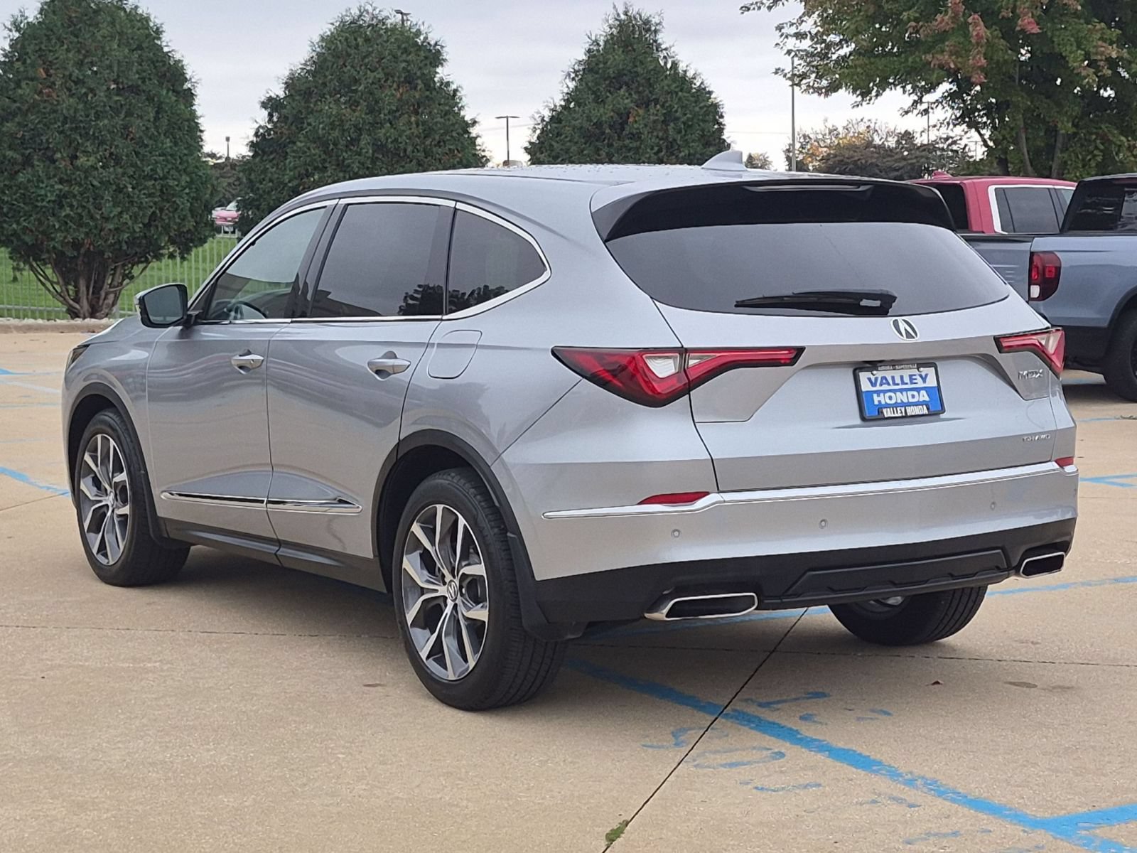 Used 2024 Acura MDX w/ Technology Package AWD/4WD image 8