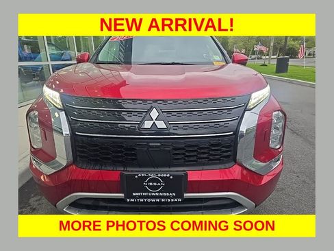 Used 2023 Mitsubishi Outlander SE AWD/4WD image 1