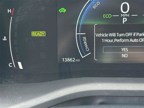 Used 2025 Toyota Camry SE w/ Convenience Package image 19